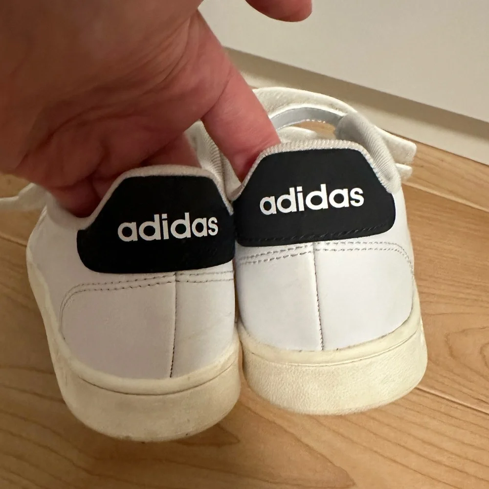 Adidas - Picture 8 of 9